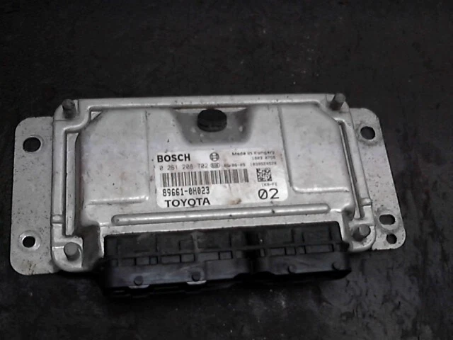 Centralina Iniezione Toyota 061208702 Peugeot 107 70 P 50 KW 68 CV Berlina - Immagine 1 di 1