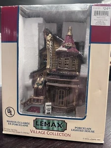 2004 LEMAX Caddington Village "LUCY'S CHOCOLATE SHOP" #45052 - Picture 1 of 4