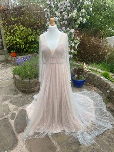 Willowby by watters, wedding dress, size 18. - Picture 1 of 13