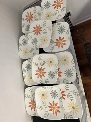 corelle dinner plates  Set Of 11  Happy Day ￼ Discontinued Pattern - Image 1 of 4