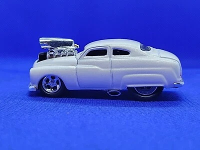 MUSCLE MACHINES 49 MERC COUPE DIE CAST CAR 1/64 SCALE 1949 MERCURY -  BLOWN - Image 1 of 4