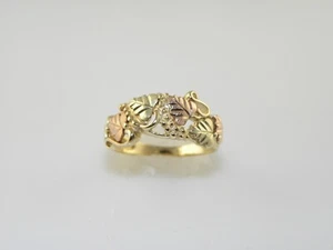 LADIES BOLD BLACK HILLS GOLD BAND WITH GREEN AND ROSE GOLD LEAVES - Picture 1 of 6