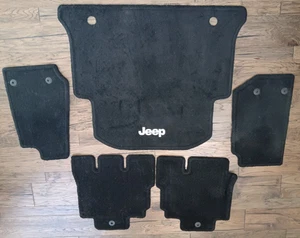 2013-2017 Jeep Wrangler OEM Black Carpeted Floor Mats 2 Front, 2 Rear & Cargo - Bild 1 von 16