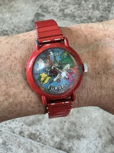 Vintage Neuheit Europa Kartenuhr mit Flugzeugzeigern - rotes Stretchband - Bild 1 von 12