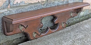 Antike alte massive Holz Wand geschnitzt Garderobe Schürze Küchenvitrine Deko Regal - Bild 1 von 6