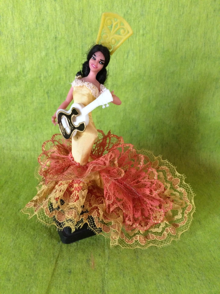 Petite Poupée folklorique ancienne Monde ESPAGNE Flamenco guitare - Photo 1/1