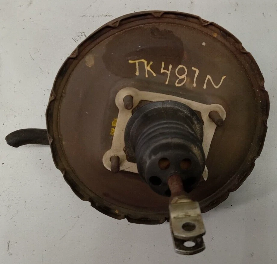 1986-1987 MAZDA B2000 POWER BRAKE BOOSTER OEM, 540-58093 - Image 1 of 4