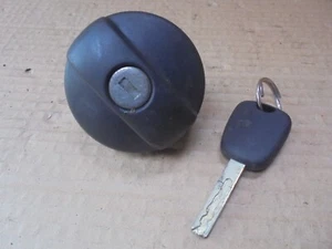 PEUGEOT EXPERT 2009 TAPA COMBUSTIBLE CERRADURA CON LLAVE - Imagen 1 de 12