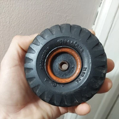 Pneu de pedra Doepke Model Toys 1950   - Imagem 1 de 4