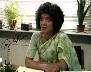 Television Autograph: JOSEPHINE WELCOME (Only Fools and Horses) Signed Photo - Imagen 1 de 1