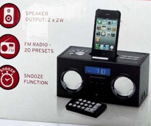 Radiowecker mit iPod und iPhone Doc mit Blutooth Anschluss - Bild 1 von 6