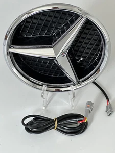 Mercedes-Benz Emblema Griglia Cromata Stella LED 18,5 cm Classi W212 W207 W205 W176 - Foto 1 di 18