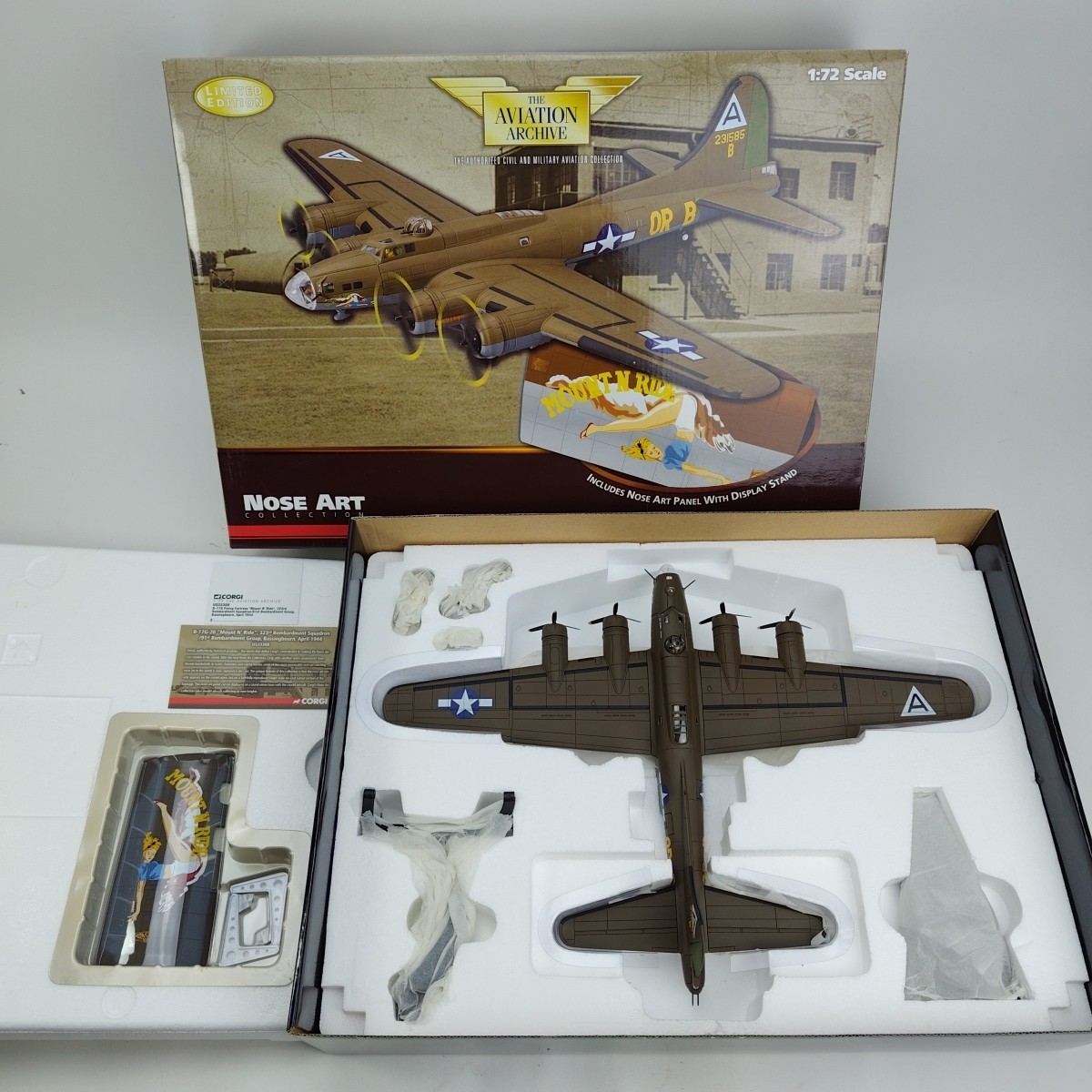 Corgi B-17F 1:72 ダイキャストモデル Corgi 1/72 Scale Diecast AA33302 - Boeing B-17F Flying