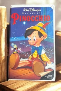 Walt Disney's Pinocchio VHS Black Diamond, The Classics Clamshell Video Tape VTG - Picture 1 of 1