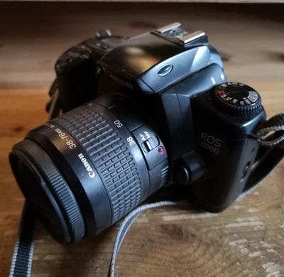 BOITIER CANON EOS 3000 + OBJ. ZOOM EF 38-76MM 1:4,5-5,6 - Photo 1/4