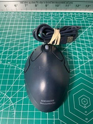 Kensington Mouseworks 4-Button Mac/PC USB Mouse 72111 - Image 1 of 3