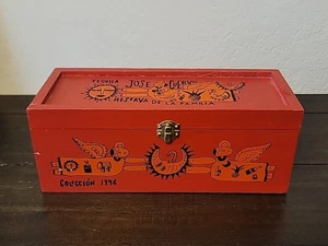 Jose Cuervo Tequila Reserva De Familia Wooden Box 1996 Manuel Velázquez Red - Picture 1 of 10