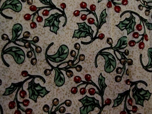 Vintage Christmas Fabric Holly Mistletoe Berries On Beige Cotton 1 yd 6" x 34 - Picture 1 of 4