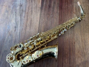 New YAMAHA ALTO Saxophone - YAS CUSTOM 82Z in GOLD LACQUER - Ships FREE WORLDWDE - Picture 1 of 10