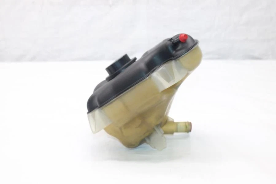 Ford Mustang 2007 quinto cupé #352 depósito de desbordamiento de refrigerante Foto 1 de 4