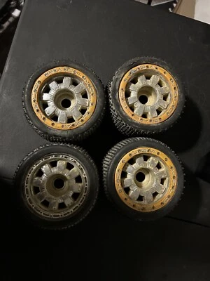 Pro-Line Weld Commando Beadlock-Gold 40 series Chrome Wheel 2680-01, 23mm HD HEX - Image 1 of 3