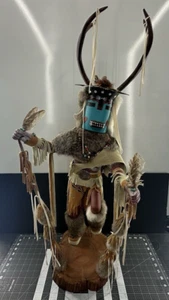 Scultura oggetto inaminato intagliato cervo Navajo ballerino spirito enorme 34,5" firmata - Foto 1 di 20