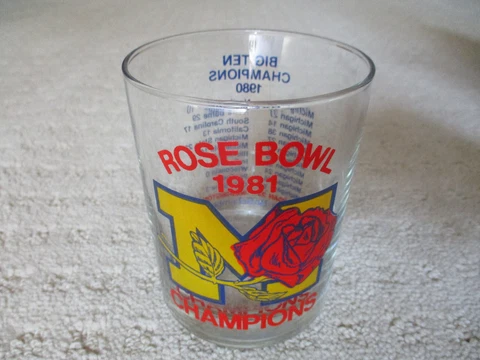 Vintage 1981 University of Michigan Rose Bowl  Champs Souvenir Rocks  Glass  * Cover