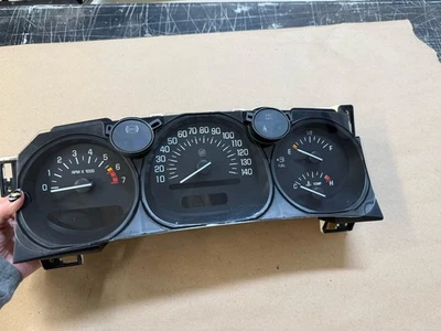 2002-2005 BUICK LESABRE VELOCÍMETRO medidores de painel de instrumentos com TACH 02-05 - Imagem 1 de 4