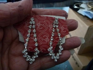 DANGLE WEDDING 1 3/4''L FAUX DIAMONDS RHINESTONES PIERCED EARRINGS #9/6 - Picture 1 of 4