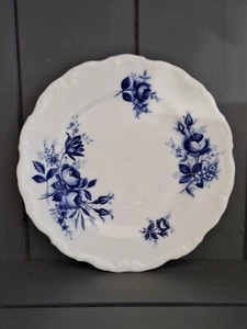 Vintage Royal Albert Connoisseur Bread & Butter Plate 6.25" Blue & White - Picture 1 of 7