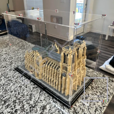 Display Case for LEGO® ARCHITECTURE® 21061 Notre-Dame de Paris - Image 1 of 4