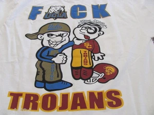 UCLA TROJANS BATTLE OF LA White Large Graphic TEE 2011 Never Worn Novelty - Picture 1 of 3