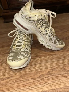 Nike Air Max Plus LX Shoes Womens Sz 9 White Phantom Recycle Athletic Trainers - Picture 1 of 13