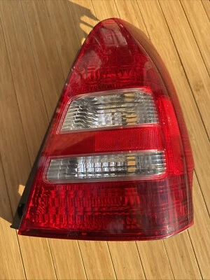 Lanterna traseira lateral direita Subaru Forester 03-2005 passageiro fabricante de equipamento original 2004 *LEIA - Imagem 1 de 4