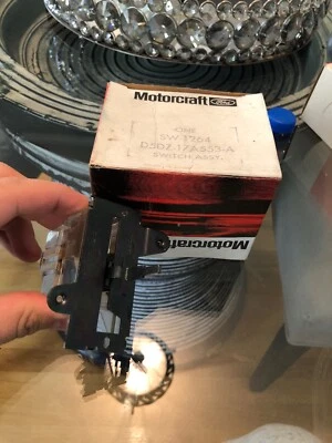 FORD GRANADA 1975 INTERRUPTOR LIMPIAPARABRISAS/LAVADORA NUEVO EN CAJA...PRINCIPIOS DE 1975 Foto 1 de 2