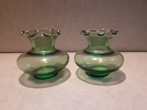 2 Vintage Kerzenständer aus grünem Glas mit gerafftem Rand - Bild 1 von 8