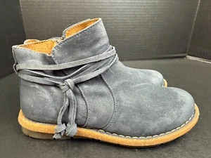 Born Navy Blue Suede Leather Ankle Boots Size 7.5 Straps - Picture 1 of 10