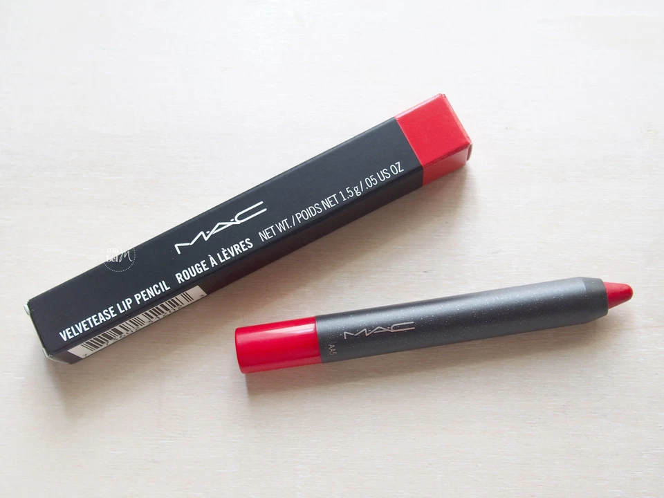 2 Mac Just Add Romance Velvetease Lip Pencil
