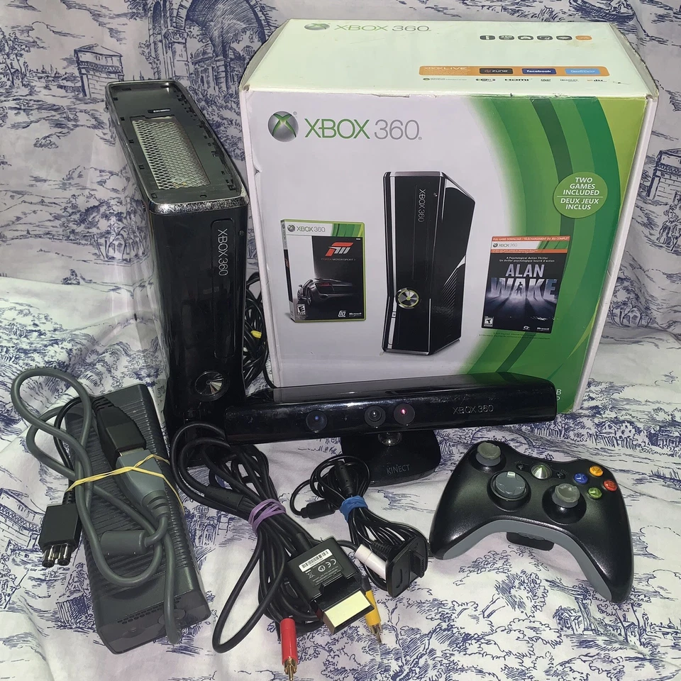 Xbox 360 Console | No HDD | In Box | With Kinect and Cords | Not Complete | - Image 1 of 4