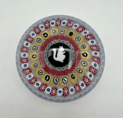 Pisapapeles Baccarat 1972 serie Gridel Millefiori ardilla blanca Francia vintage Foto 1 de 4