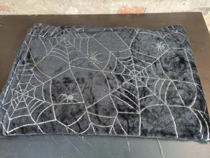 Manta de lana de felpa Halloween tela de araña plateada negra - Imagen 1 de 2
