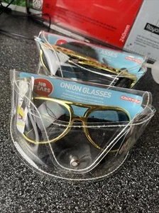 2 X Onion Glasses - Elvis Style - No Tears - Kitchencraft - Brand New - Picture 1 of 3
