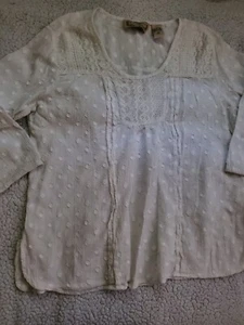 Life Style 3/4" sleeves White woman's blouse Shirt Size M/L - Picture 1 of 3