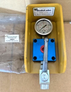 ModuLube V96-F Grease Fill Point Assembly 1/4" Gauge Port 0-6000 PSI - Picture 1 of 9