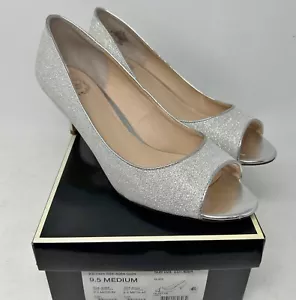 Zapatos para mujer I. Miller talla 9 1/2 plateados brillantes tacones zapatos de salón punta abierta formales - Imagen 1 de 7