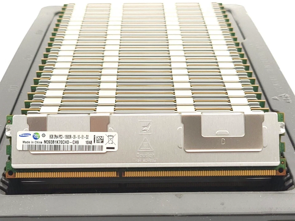 Lot of 4 - Samsung 32GB (4x8GB) 2Rx4 PC3-10600R DDR3 Server RAM M393B1K70CHD-CH9 - Image 1 of 1