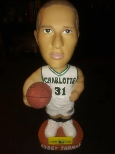 Jobey Thomas #31 Charlotte 49ers Wackelkopffutter Löwe gesunde Auswahl ohne Karton - Bild 1 von 5