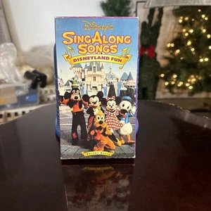 Disneys Sing Along Songs - Disneyland Fun: Its a Small World (VHS, 1993) - Picture 1 of 9