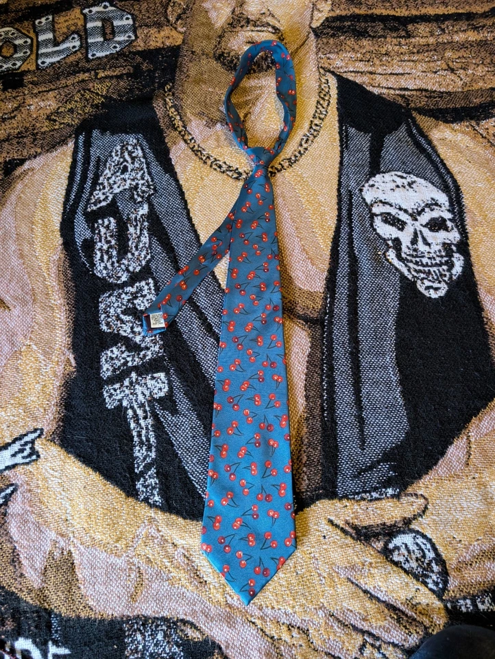Vintage Gap Premium Mens Neck Tie Blue Cherry AOP 100% Silk - Image 1 of 4