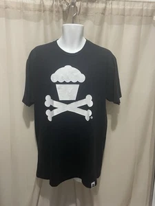 Johnny Cup Cakes Big Crossbones Logo Mens Sz XL - Picture 1 of 4